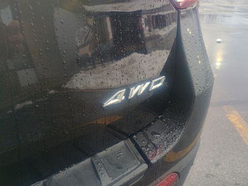 Used 2022 Ford Explorer XLT w/ Equipment Group 202A image 11