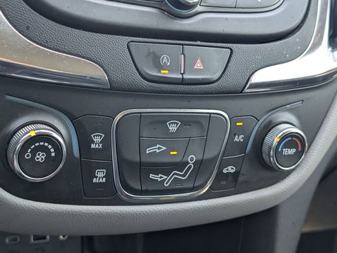 Used 2023 Chevrolet Equinox LS w/ Midnight Edition FWD image 9