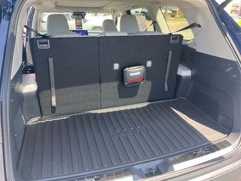 New 2026 Toyota Grand Highlander FWD image 18