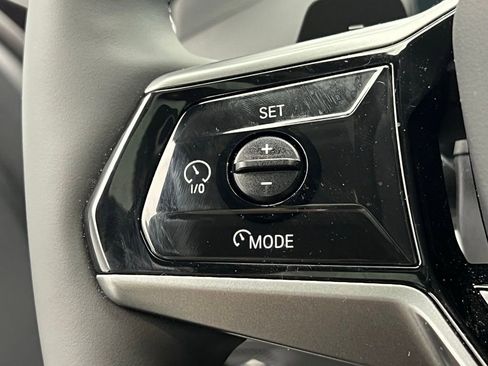 Certified 2025 BMW 530i image 18