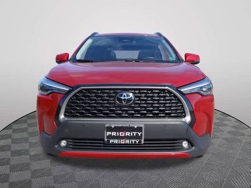 Used 2023 Toyota Corolla Cross XLE image 5