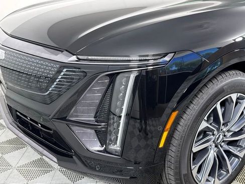 New 2026 Cadillac Lyriq Sport AWD/4WD image 9