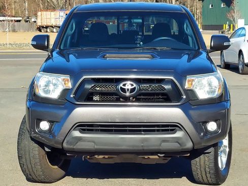 Used 2014 Toyota Tacoma PreRunner w/ TRD Sport Package image 2