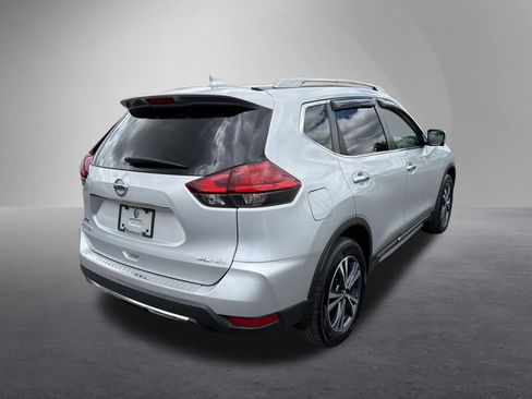 Used 2017 Nissan Rogue SL w/ SL Premium Package AWD/4WD image 3