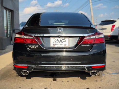 Used 2017 Honda Accord Sport image 3