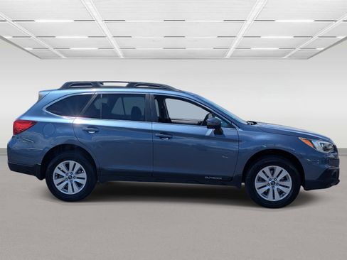 Used 2017 Subaru Outback 2.5i Premium AWD/4WD image 7