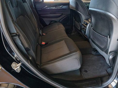 Used 2023 Jeep Grand Cherokee Laredo image 30