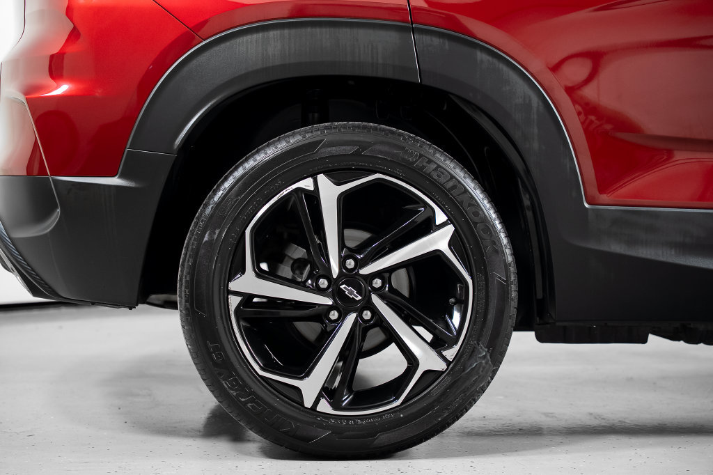 Used 2023 Chevrolet TrailBlazer RS w/ Sun and Liftgate Package FWD image 7