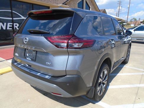 Used 2023 Nissan Rogue SV image 5