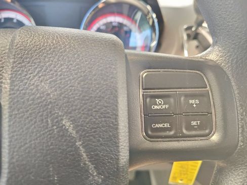 Used 2018 Dodge Grand Caravan SE FWD image 24