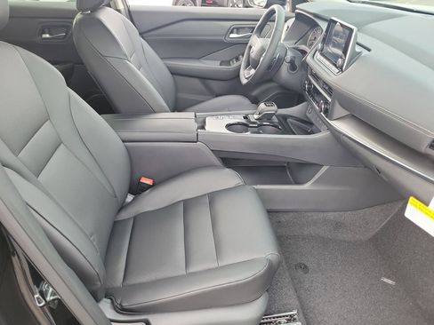 New 2026 Nissan Rogue SV FWD image 12
