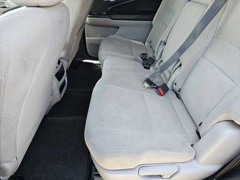 Used 2016 Honda Pilot LX image 18