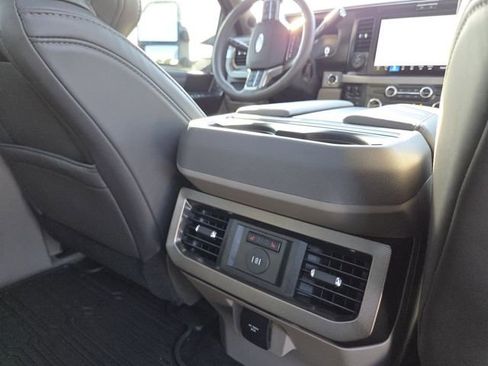 Used 2026 Ford F250 Platinum w/ Platinum Plus Package AWD/4WD image 31
