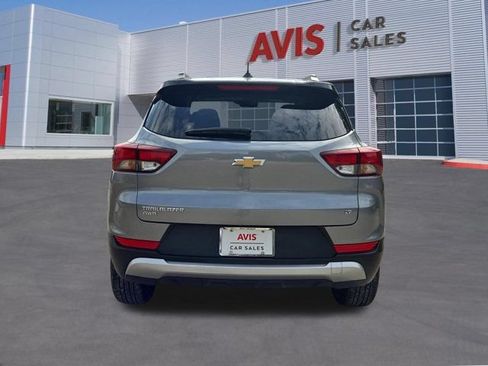 Used 2025 Chevrolet TrailBlazer LT AWD/4WD image 9