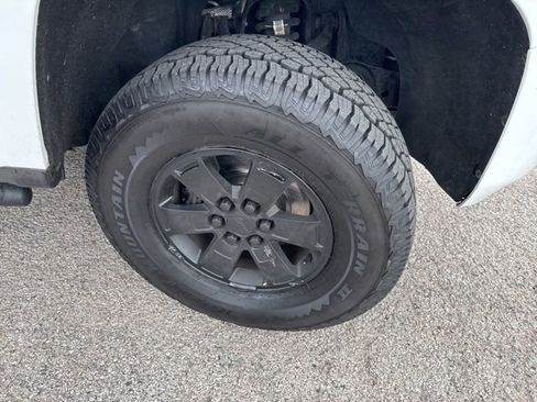 Used 2018 Chevrolet Colorado W/T w/ WT Convenience Package image 12