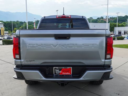 Used 2024 Chevrolet Colorado LT w/ LT Convenience Package III AWD/4WD image 7