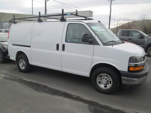 Used 2018 Chevrolet Express 3500 w/ Driver Convenience Package image 1