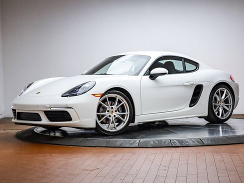 Used 2025 Porsche 718 Cayman image 1