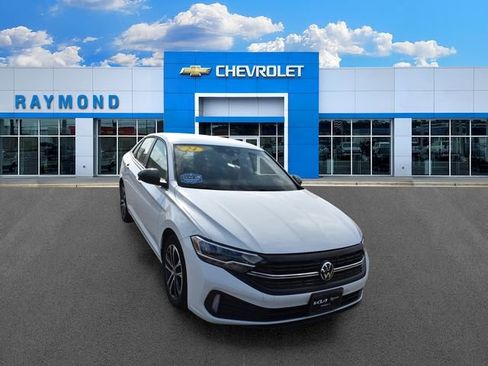 Used 2024 Volkswagen Jetta Sport FWD image 9