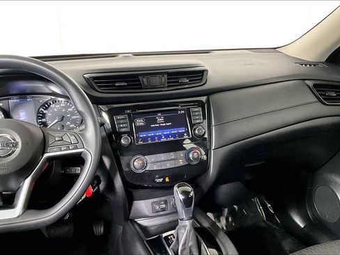 Used 2018 Nissan Rogue S image 6