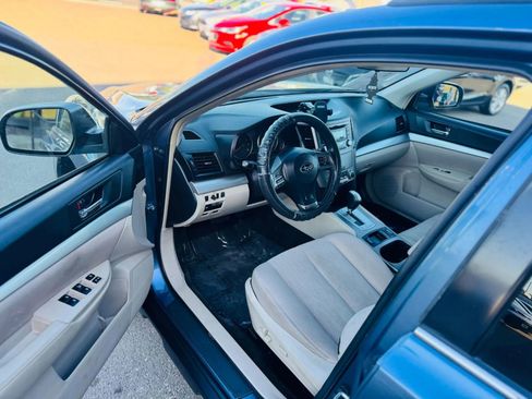 Used 2013 Subaru Outback 2.5i Premium AWD/4WD image 9