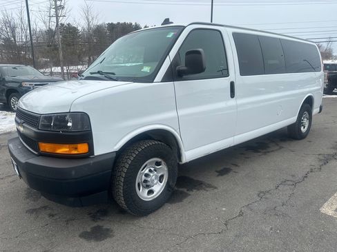 Used 2019 Chevrolet Express 3500 LS RWD image 1