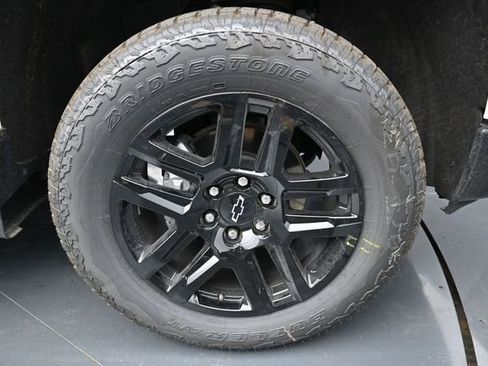 Used 2024 Chevrolet Silverado 1500 LT Trail Boss w/ LT Trail Boss Premium Package AWD/4WD image 12