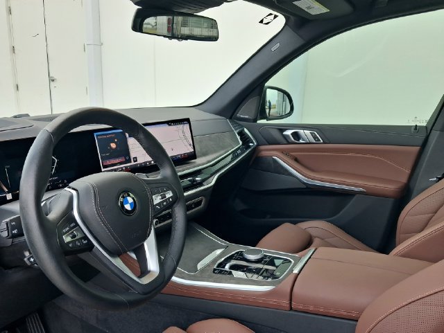 Used 2025 BMW X5 xDrive40i w/ Premium Package AWD/4WD image 12