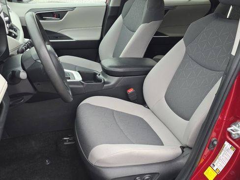 Used 2023 Toyota RAV4 XLE AWD/4WD image 26