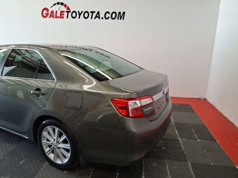 Used 2014 Toyota Camry XLE image 5