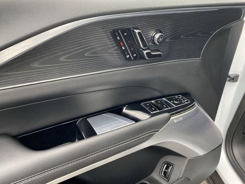 Certified 2025 Cadillac Lyriq Luxury AWD/4WD image 15