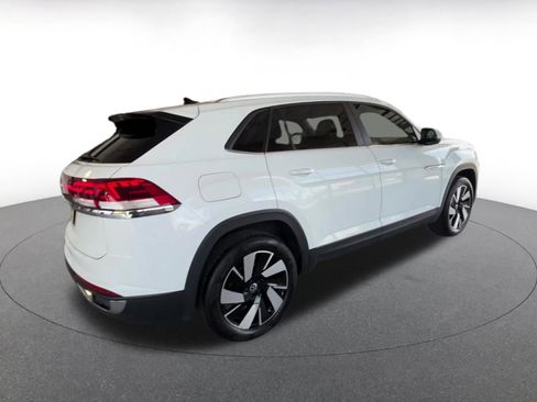 Used 2025 Volkswagen Atlas Cross Sport SE FWD image 15