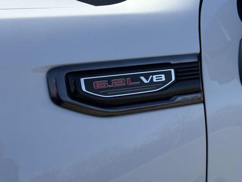 Used 2024 GMC Sierra 1500 AT4 w/ Technology Package image 11