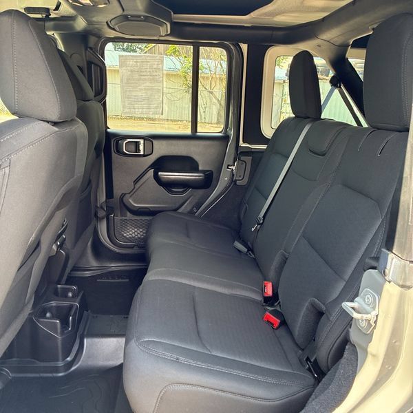 Used 2019 Jeep Wrangler Unlimited Sport S AWD/4WD image 4