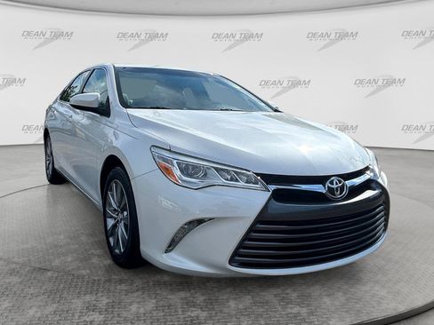 Used 2017 Toyota Camry XLE FWD image 19