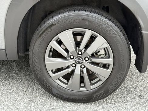 Certified 2025 Nissan Pathfinder SV FWD image 30