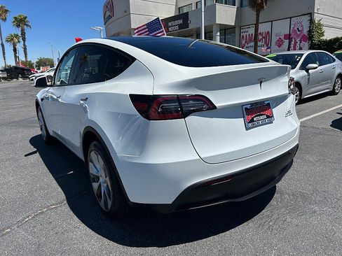 Used 2023 Tesla Model Y Long Range AWD/4WD image 5