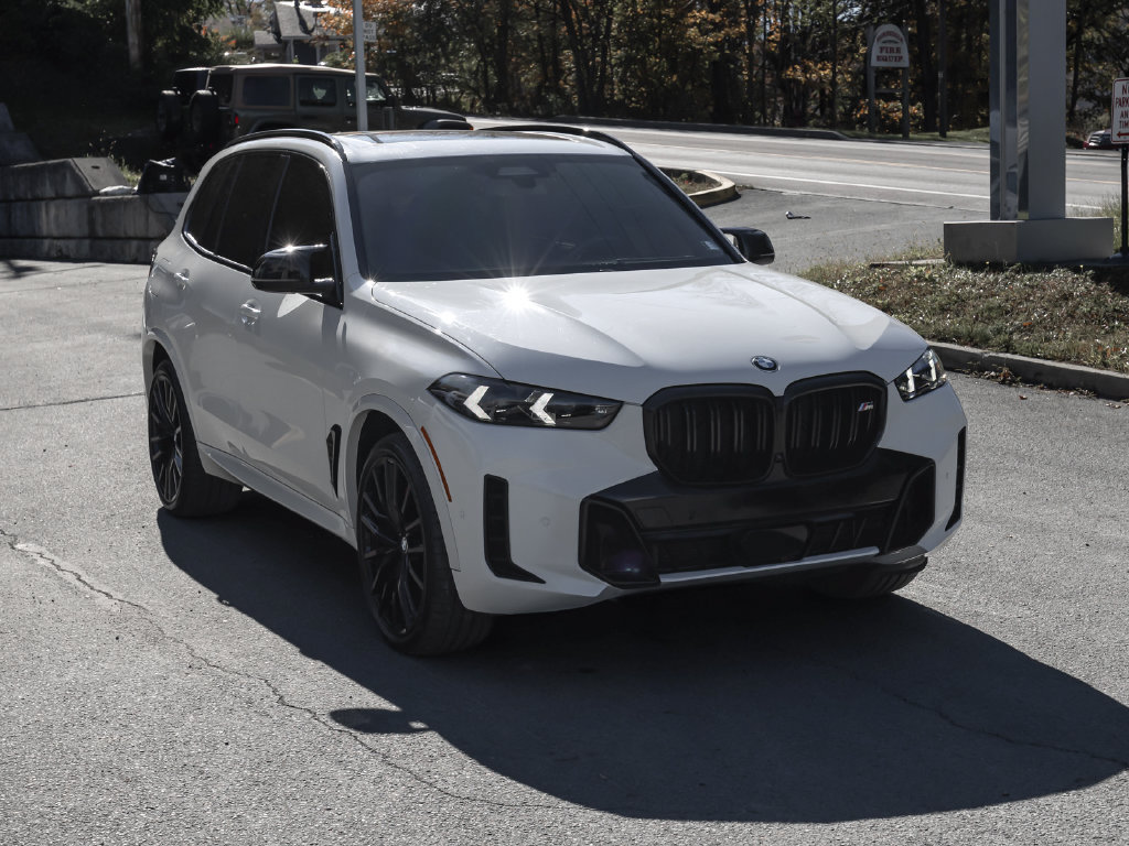 Used 2025 BMW X5 M60i AWD/4WD image 3
