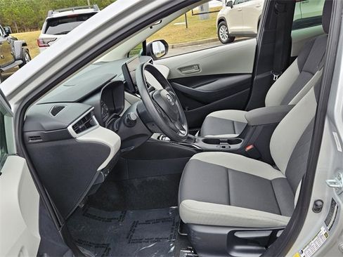 Used 2024 Toyota Corolla LE image 5