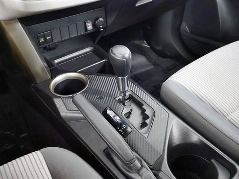 Used 2013 Toyota RAV4 LE image 32