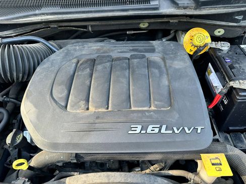 Used 2014 Dodge Grand Caravan SXT FWD image 37