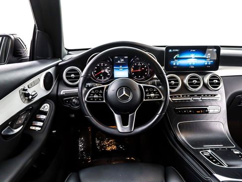 Used 2022 Mercedes-Benz GLC 300 image 6
