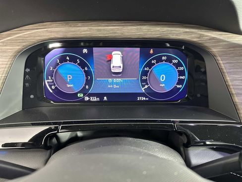 Used 2025 Volkswagen Atlas SEL Premium R-Line image 15