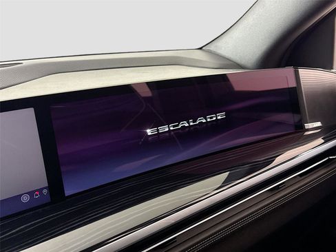 Used 2025 Cadillac Escalade Sport w/ Touring Package image 21