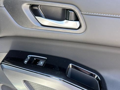 New 2026 Nissan Pathfinder SL FWD image 16