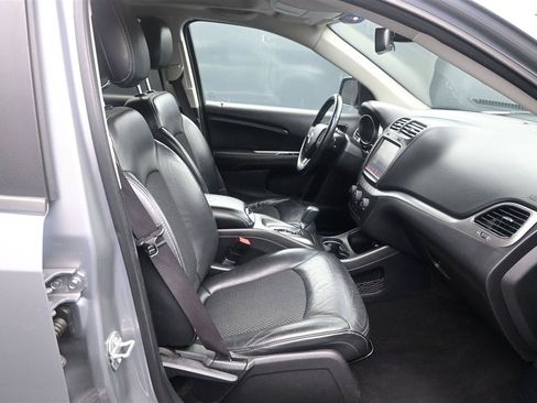Used 2020 Dodge Journey Crossroad FWD image 9