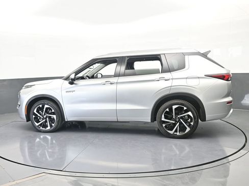 New 2025 Mitsubishi Outlander SEL image 3