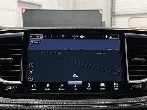 New 2026 Chrysler Pacifica Limited w/ S Appearance Package image 10