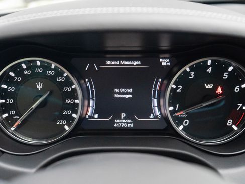 Used 2022 Maserati Ghibli Trofeo image 13