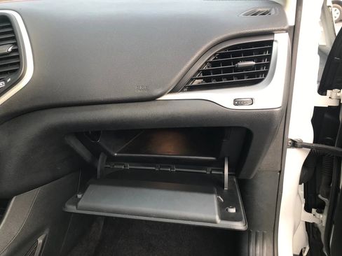 Used 2016 Jeep Cherokee Trailhawk w/ Comfort/Convenience Group image 53